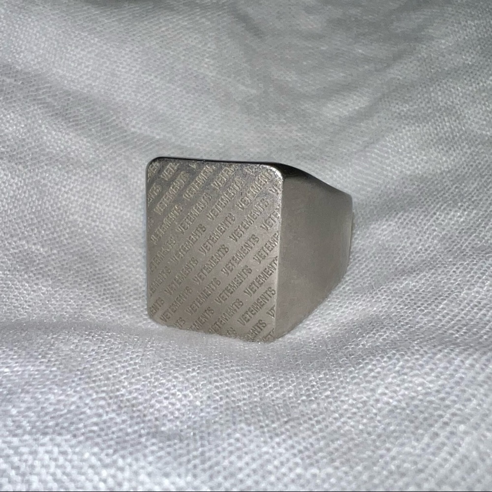 SOLD VETEMENTS ALL OVER LOGO RING